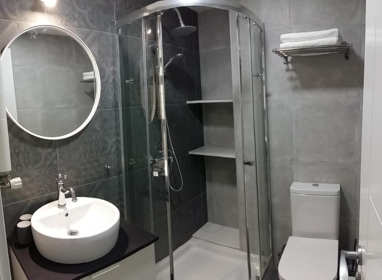 Exclusive 3 Bedroom Beach Apartment Валенсия Экстерьер фото